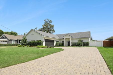 24 MINNEHAHA CIR