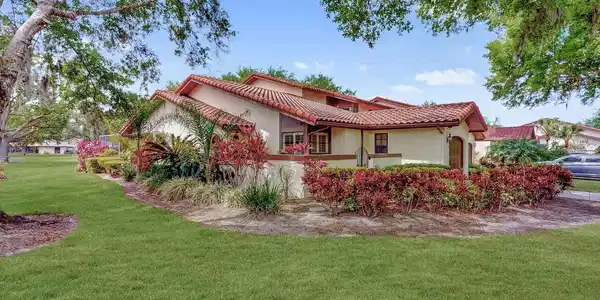 112 COVENTRY LANE