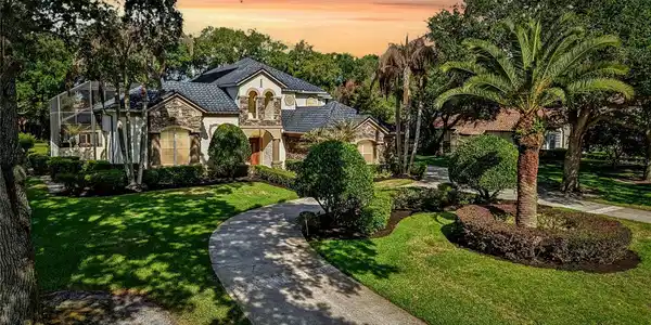 2068 ROBERTS POINT DRIVE