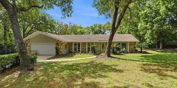 210 E SWEETWATER CREEK DRIVE