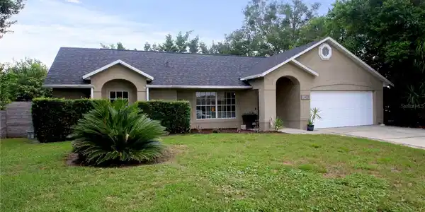 423 COUNTRY WOOD CIRCLE