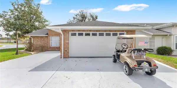 558 PINNACLE DRIVE