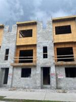 909 ARLINGTON N