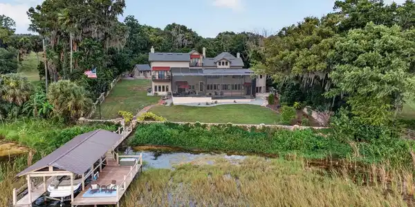 6118 DORA DR