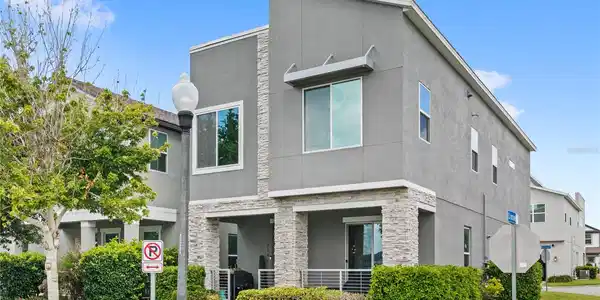 9606 WOODCRANE DRIVE