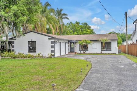 1081 LAKE WELDONA DRIVE
