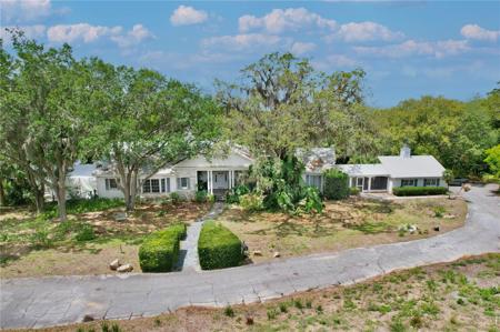 1700 COUNTRY CLUB ROAD