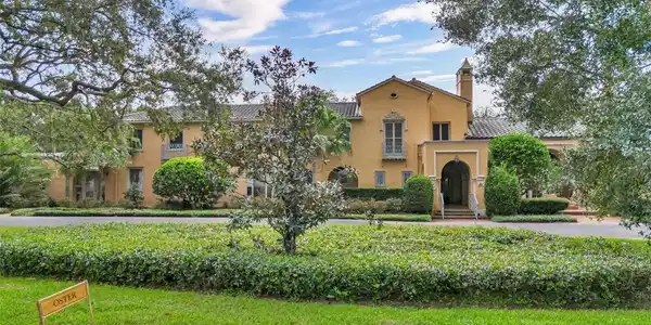2300 N SCENIC HIGHWAY