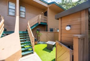 2202 LENNOX E