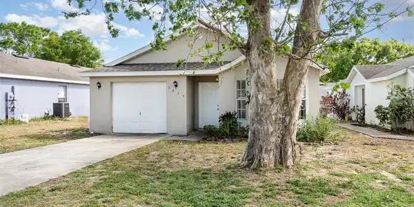 7435 GROVEOAK DRIVE