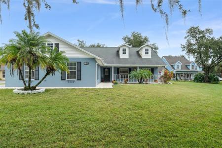 2100 WILD OAK COURT