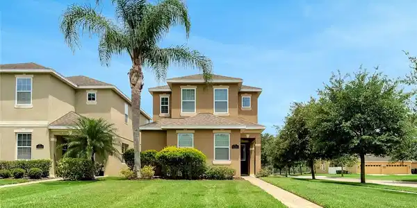 15205 AVENUE OF THE ARBORS