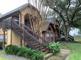 375 LAKEPOINTE DRIVE