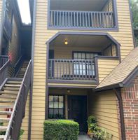 305 LAKEPOINTE DRIVE