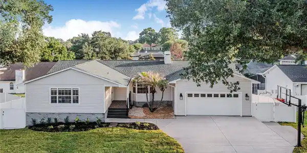1930 MATTHEW COURT
