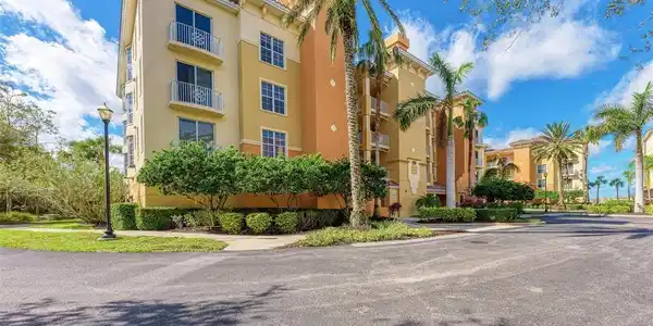 6482 WATERCREST