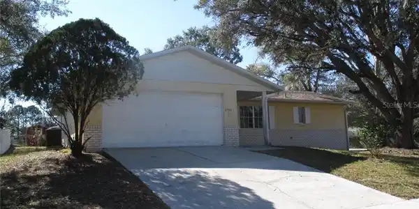 2700 N DELLWOOD DRIVE