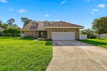 814 CARLTON COURT