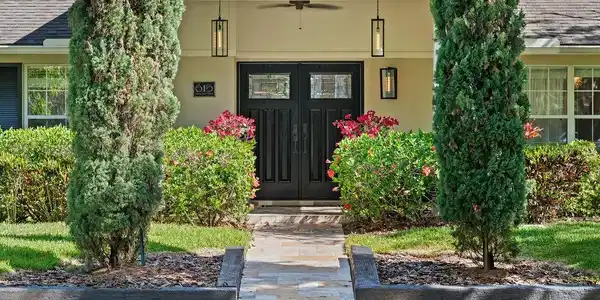 615 SHADY LANE