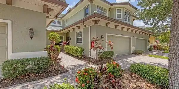 6527 MOORINGS POINT