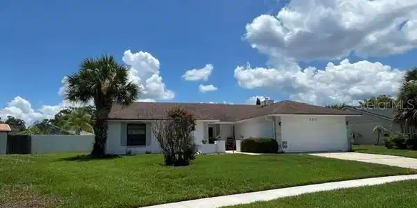 8011 GILLETTE COURT