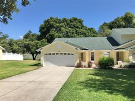 8933 COURTYARD LN