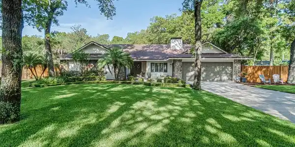 211 RIDGEWOOD