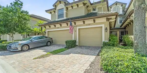 6426 MOORINGS POINT