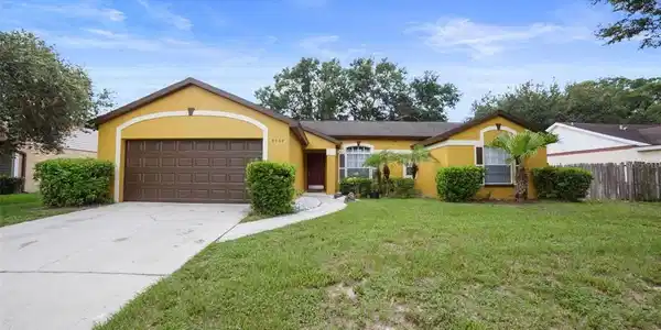 6084 BROOKHILL