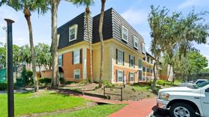 4021 VERSAILLES