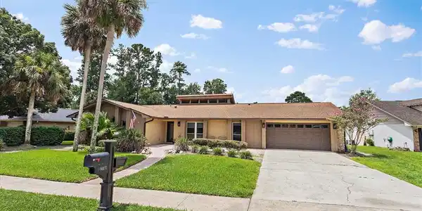 803 RIVERBEND