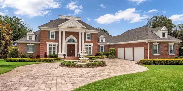 5946 PIER PLACE