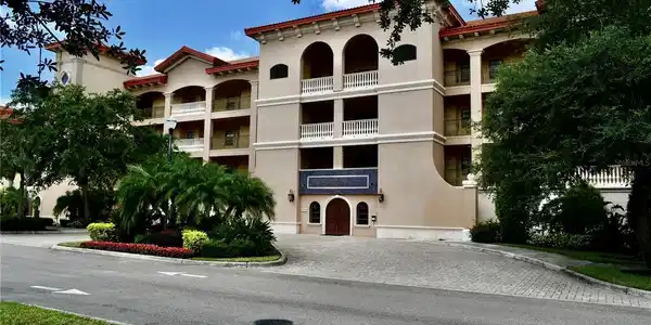 7710 LAKE VISTA