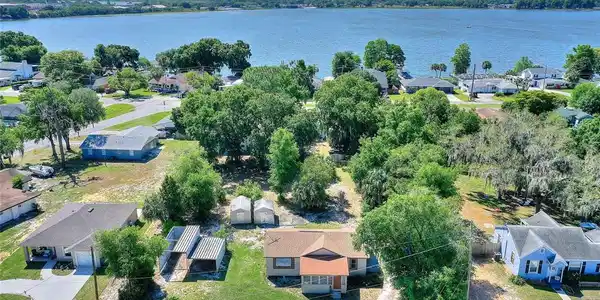 1532 ROSELAWN SW