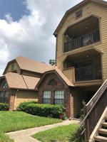 300 LAKEPOINTE