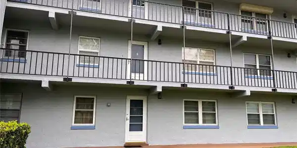 333 LAKE HOWARD NW