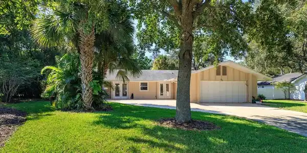 95 SPRING LAKE HILLS