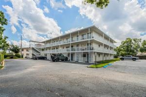 320 LAKEVIEW