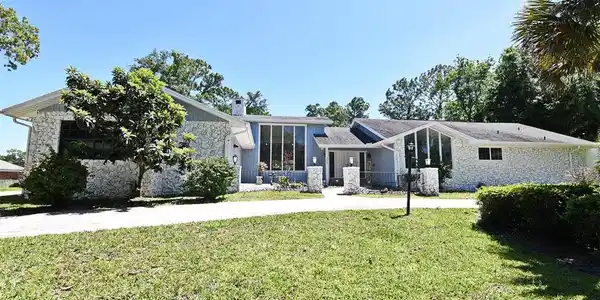 302 MAGNOLIA LAKE
