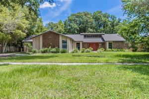 1203 TROTWOOD