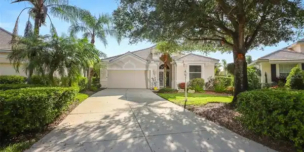 8453 IDLEWOOD COURT