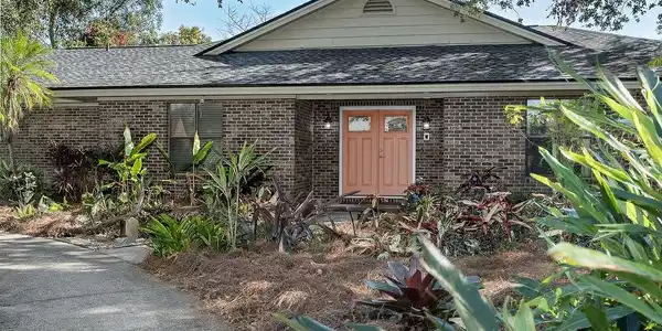 1241 SUMMIT CHASE DRIVE