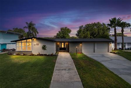 2501 REEF COURT