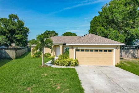 439 LAKE DAISY DRIVE