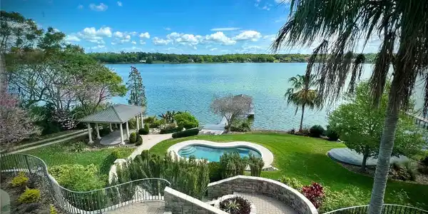 1236 LAKE POINT DRIVE