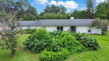 5867 COVE DRIVE