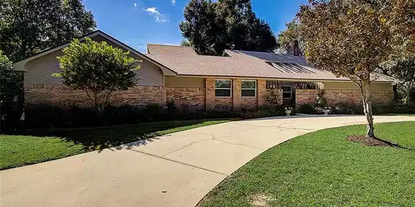 1301 SUMMIT CHASE