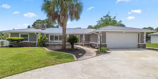 632 SE 1ST COURT