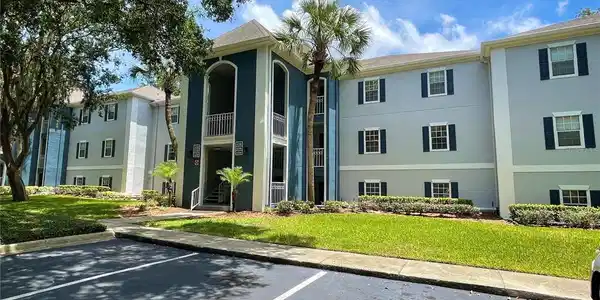 6306 BAYHILL