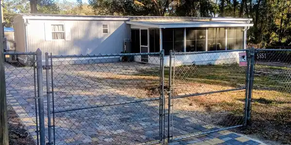 5851 SE 162 TERRACE
